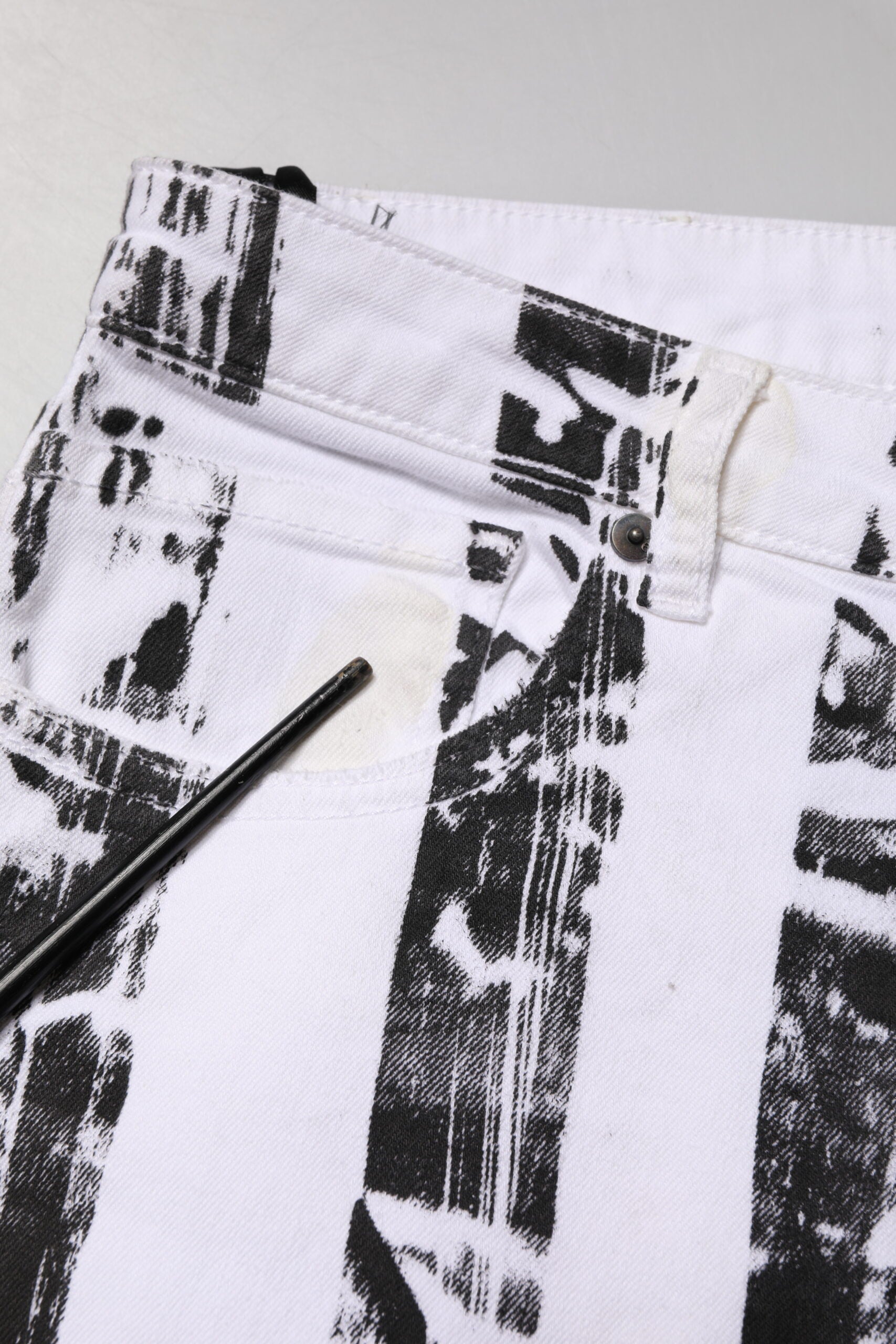 Black White Stripes Mid Waist Cropped Capri Jeans