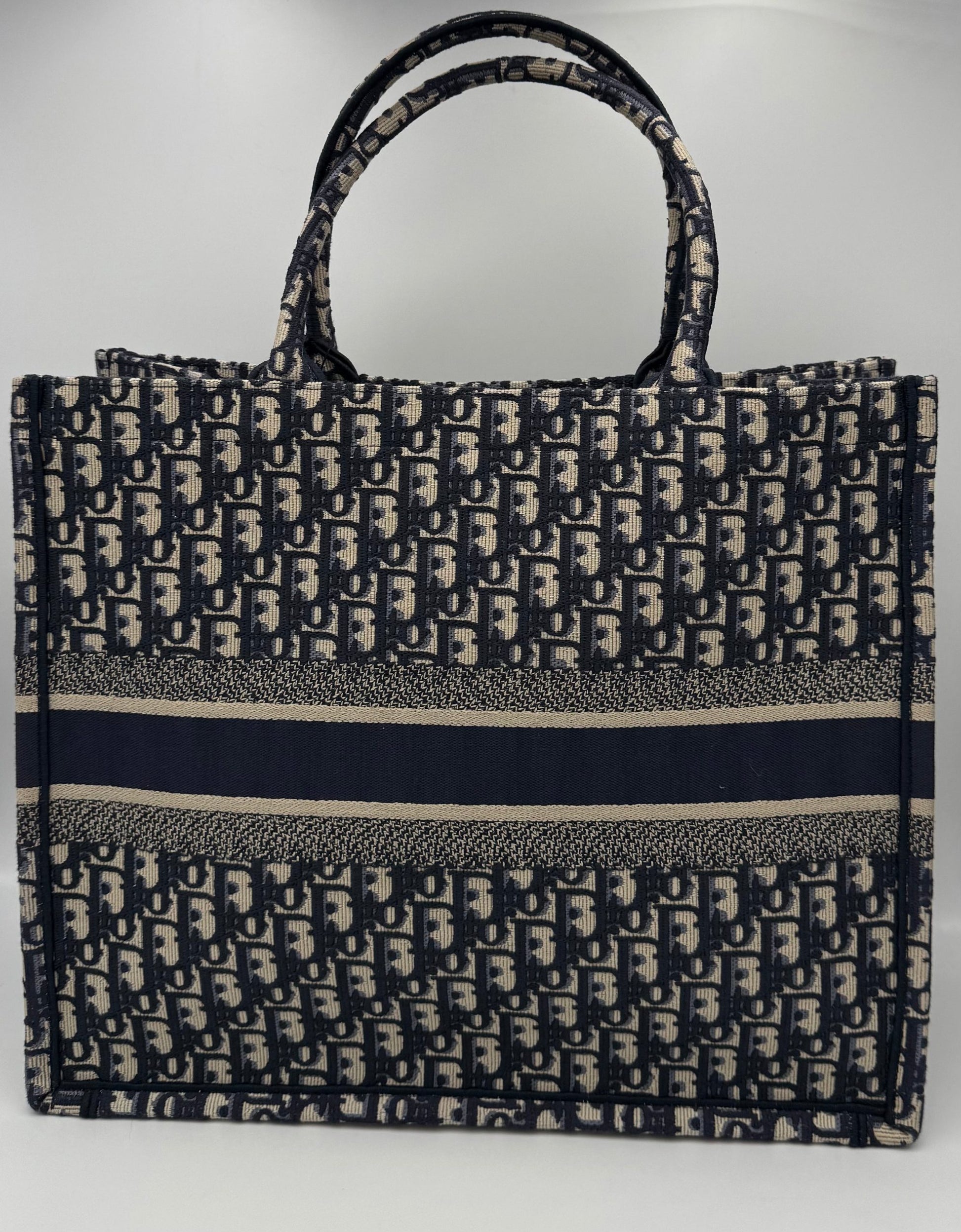 DIOR TOTE BOOK Grande Tote
