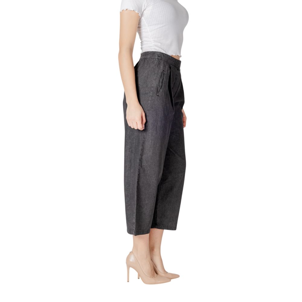 Black Cotton Cropped Jeans